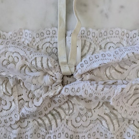 Lace Halter Bandeau - Picture 2 of 4